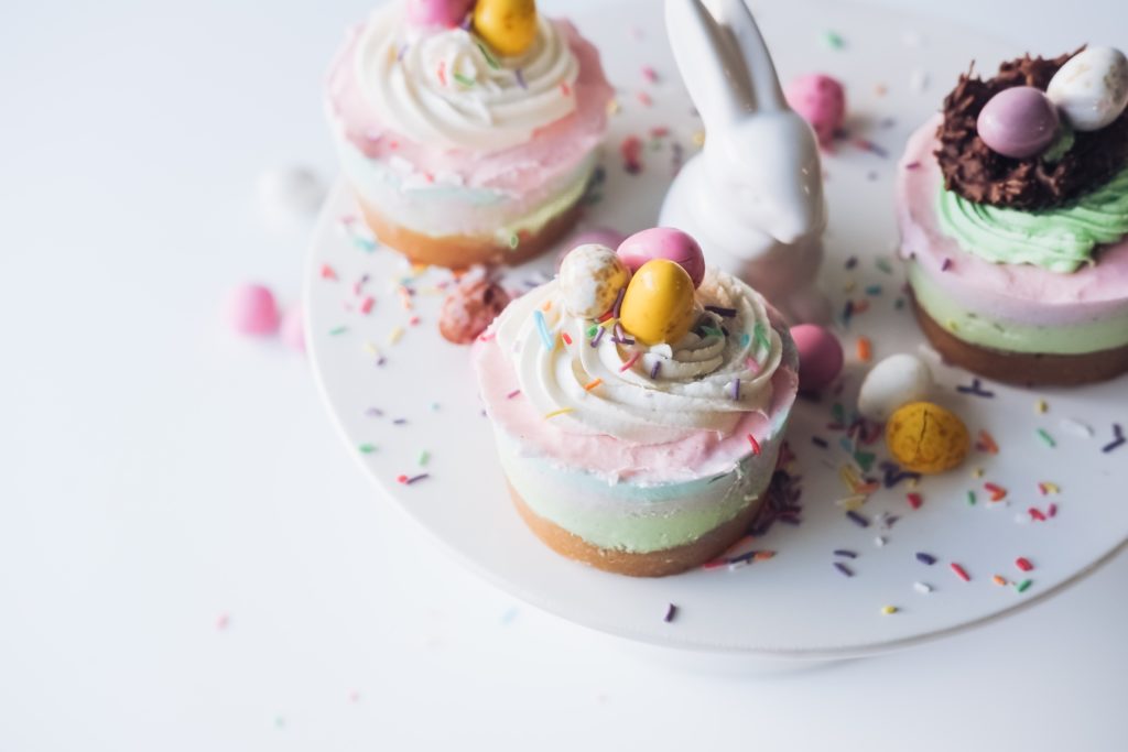 Mini Easter egg cakes